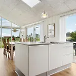 Feriehus In With Kitchen *
