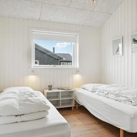 3 Bedroom Awesome Home In Frorup